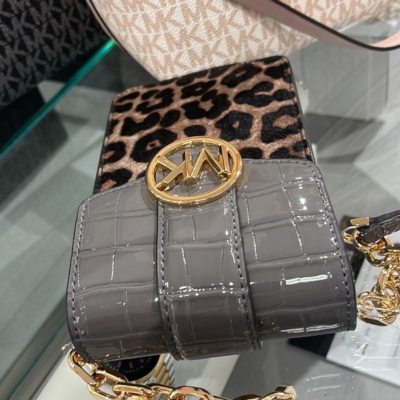 Michael Kors Carmen Small NS Phone XBODY HairCalf
HTHR Gray Multi - Picture 12 of 16